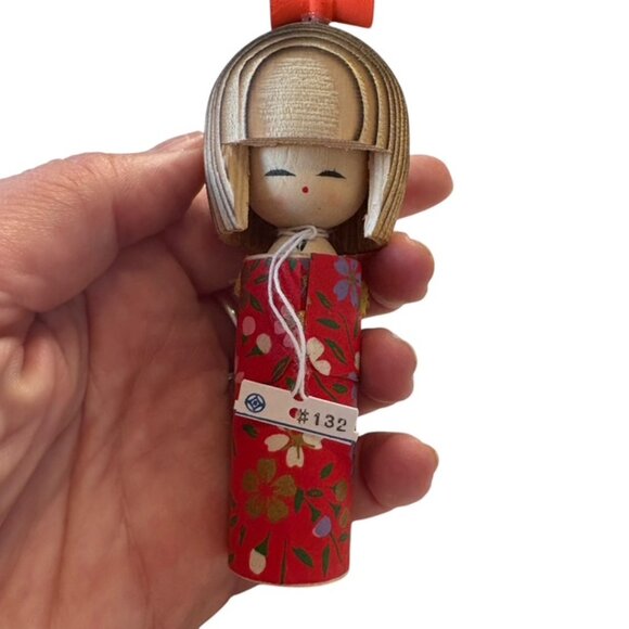 Japanese Wooden Mini Kokeshi Doll Hand Crafted - Picture 8 of 10
